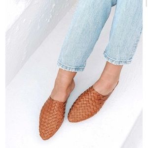Liberté leather Prague Woven Mule Cognac, size 10 *NEW*